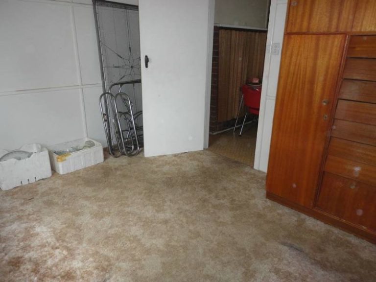 15 Cootamundra Road, Temora NSW 2666 - photo 5