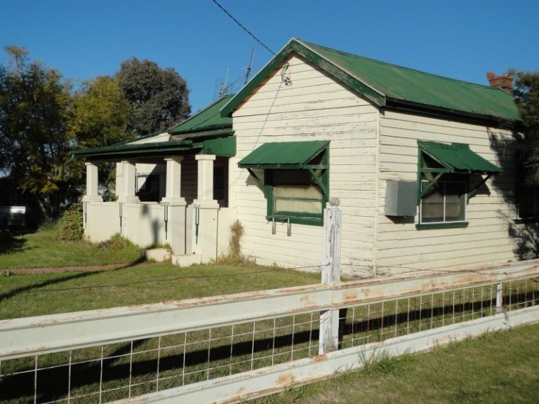 1 Bellevue Street, Temora NSW 2666 - photo 2