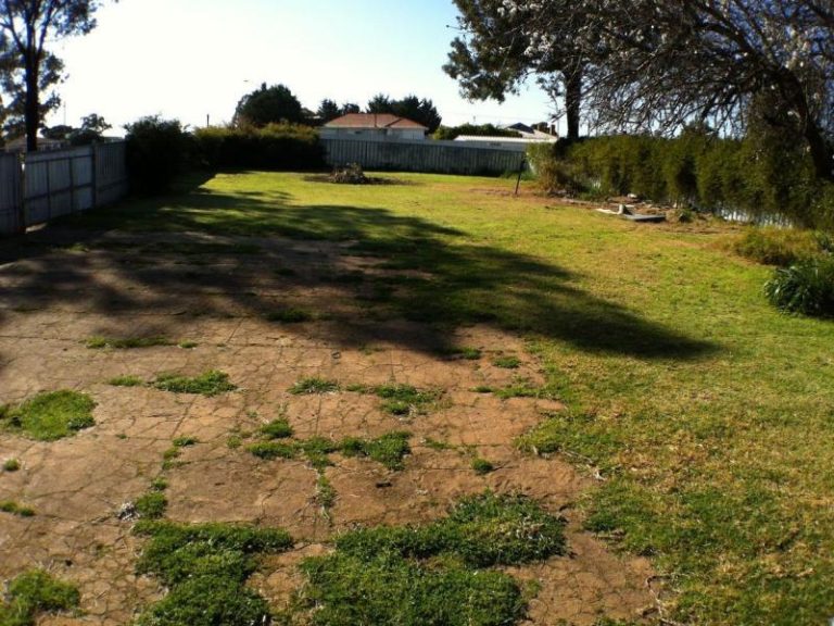 1 Bellevue Street, Temora NSW 2666 - photo 8