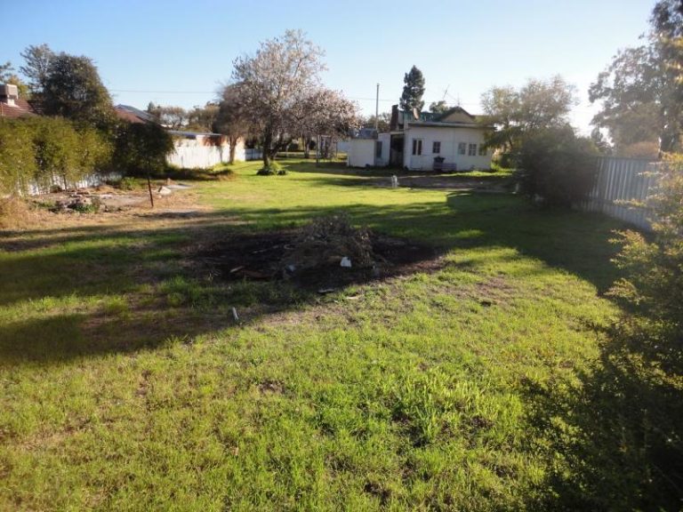 1 Bellevue Street, Temora NSW 2666 - photo 9