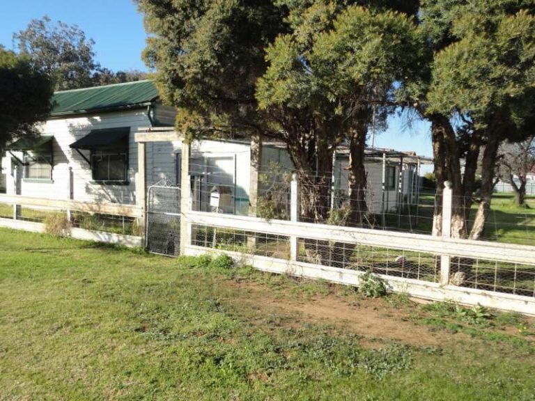 1 Bellevue Street, Temora NSW 2666 - photo 10