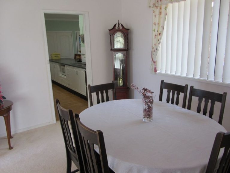 6 Glassop Street, Temora NSW 2666 - photo 7