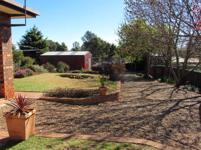 6 Glassop Street, Temora NSW 2666 - photo 10