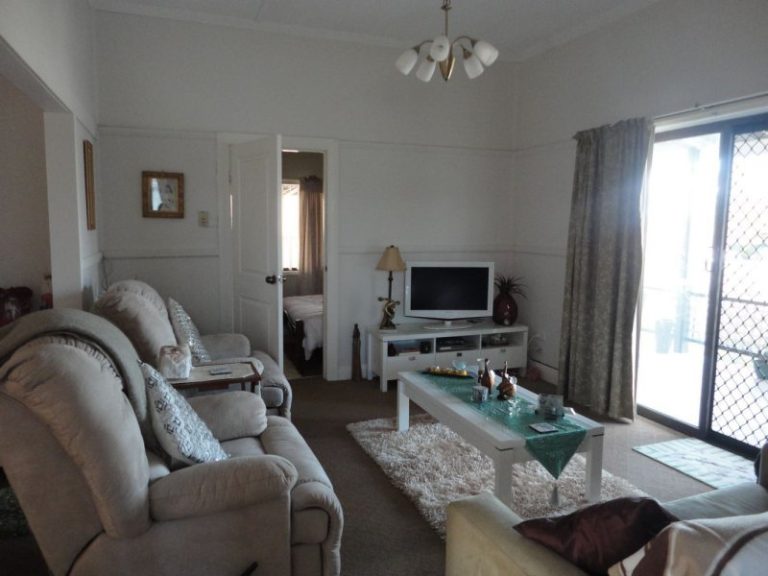7 Nottingham Road, Temora NSW 2666 - photo 9