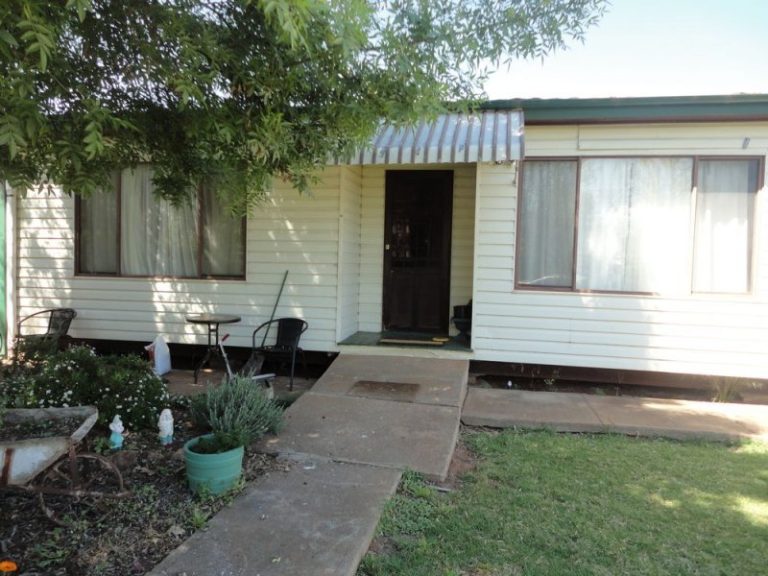 30 Pitt Street, Ariah Park NSW 2665 - McGrath Riverina