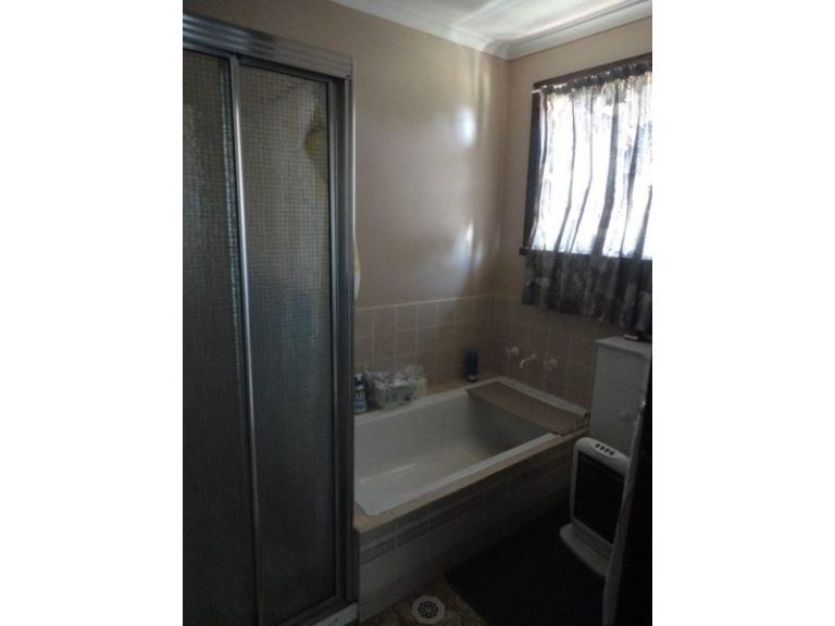 90 Hibernia Street, Stockinbingal NSW 2725 - photo 4