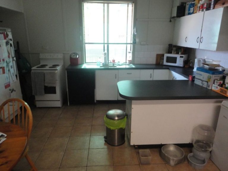 82 Grey Street, Temora NSW 2666 - photo 2