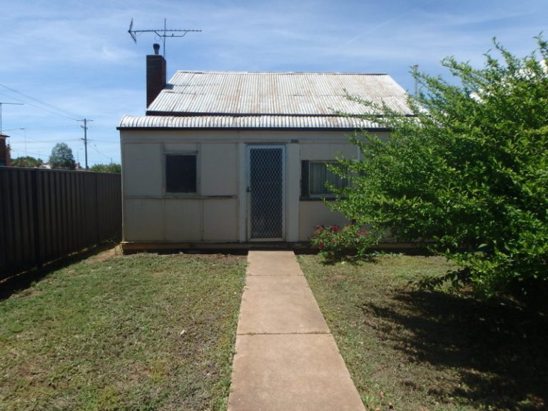 161 Baker Street, Temora