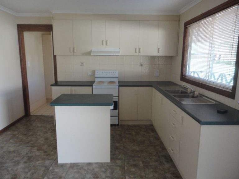 28 Pitt Street, Ariah Park NSW 2665 - photo 4