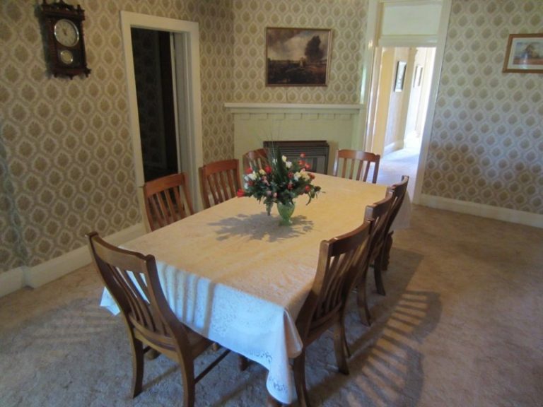 128 Baker Street, Temora NSW 2666 - photo 13