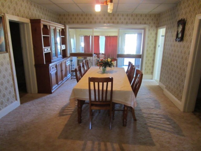 128 Baker Street, Temora NSW 2666 - photo 14