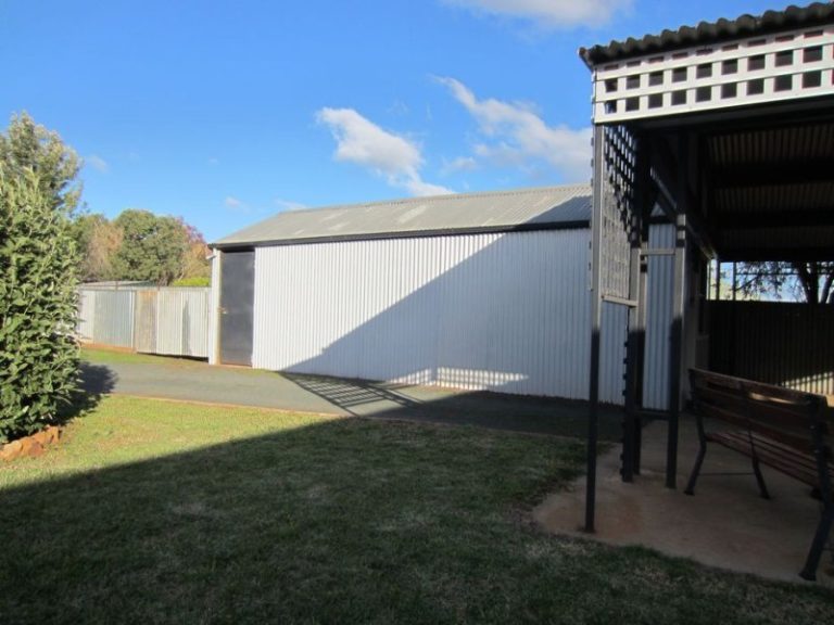 75 Jellicoe Street, Temora NSW 2666 - photo 14