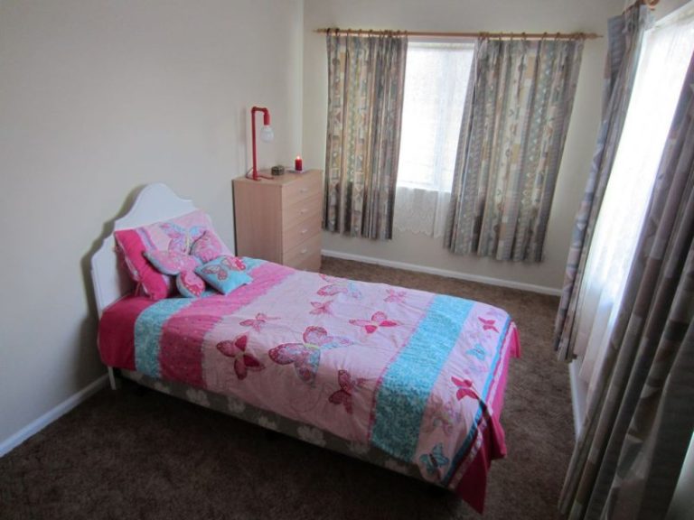 75 Jellicoe Street, Temora NSW 2666 - photo 3