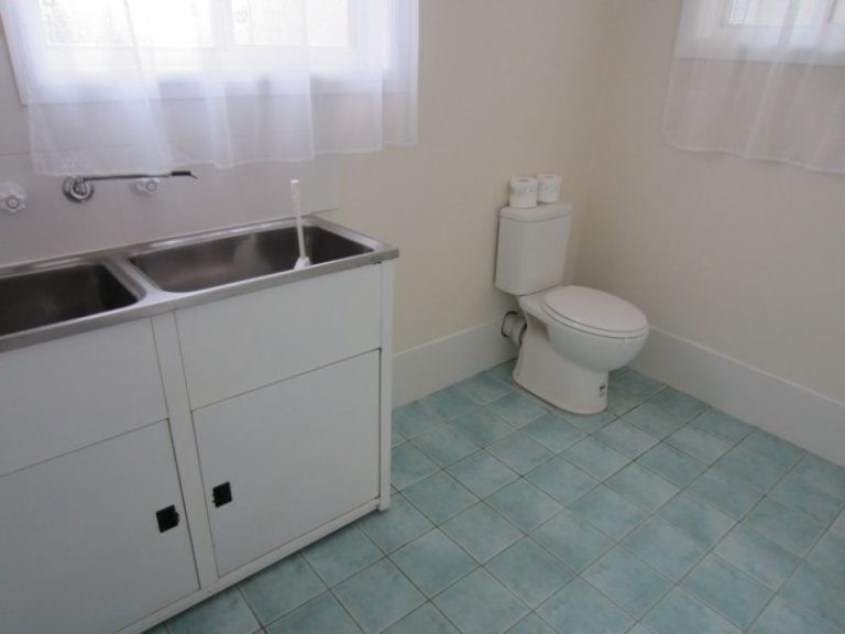 181 DeBoos Street, Temora NSW 2666 - photo 16