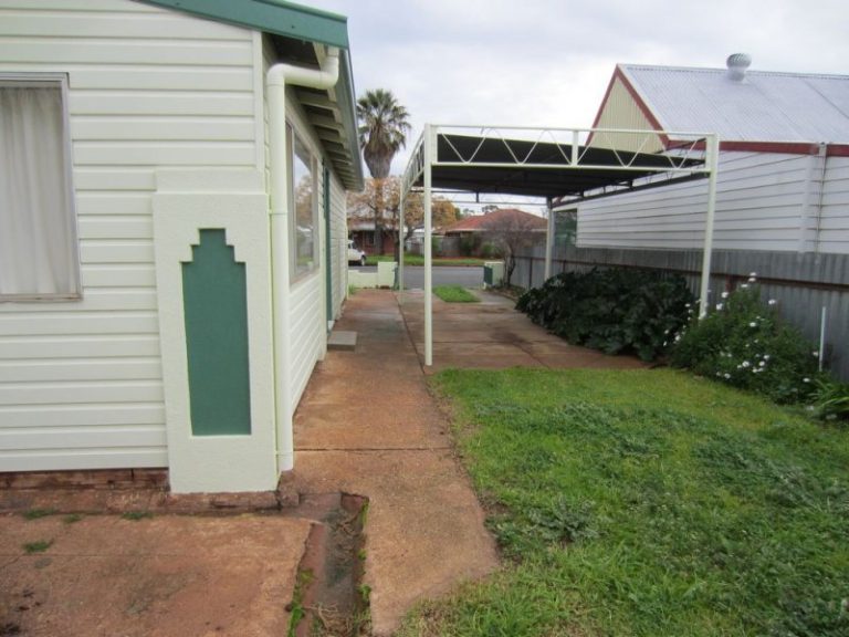 181 DeBoos Street, Temora NSW 2666 - photo 19
