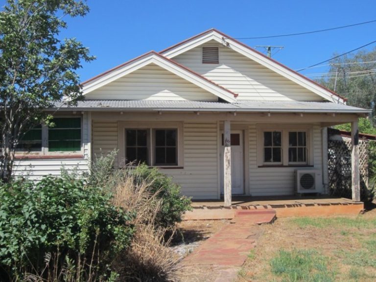 207 Baker Street, Temora NSW 2666 - photo 2