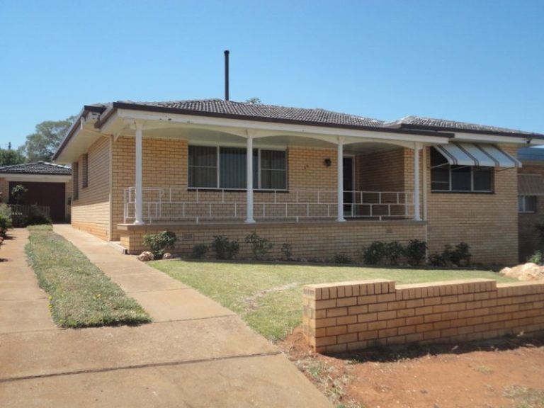 69 Haig Street, Temora NSW 2666 - McGrath Riverina