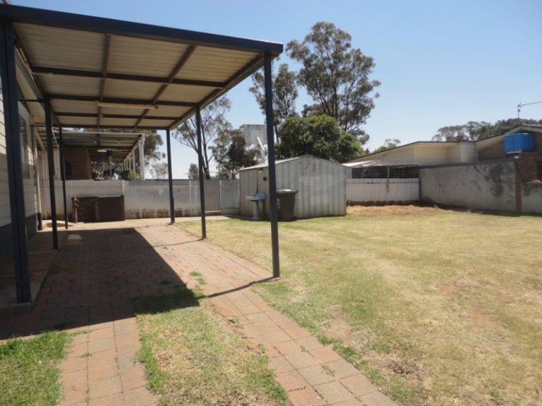 117 Vesper Street, Temora NSW 2666 - photo 11