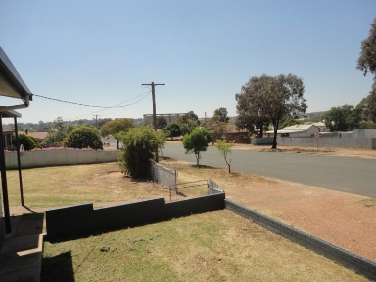 117 Vesper Street, Temora NSW 2666 - photo 13