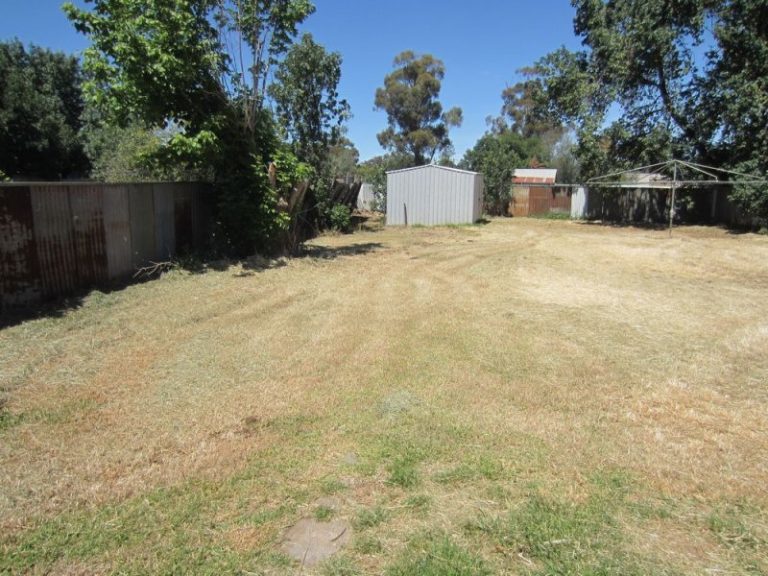 8 Old Cootamundra Road, Temora NSW 2666 - photo 7