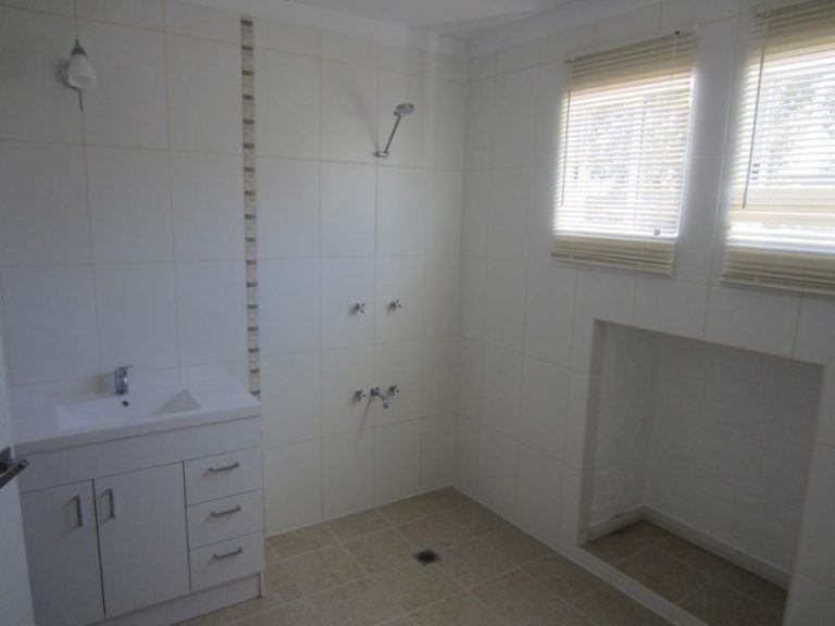 168 Sharpe Street, Temora NSW 2666 - photo 3