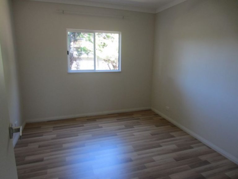 168 Sharpe Street, Temora NSW 2666 - photo 6