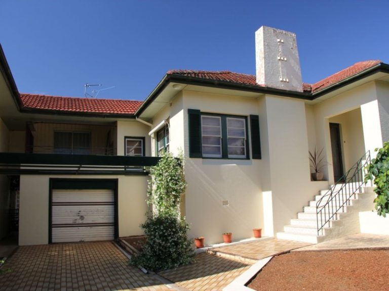 163 Kitchener Road, Temora NSW 2666 - McGrath Riverina