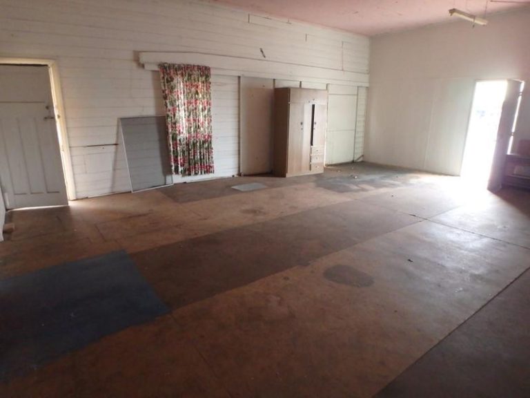 205 Hoskins Street*, Temora NSW 2666 - photo 17