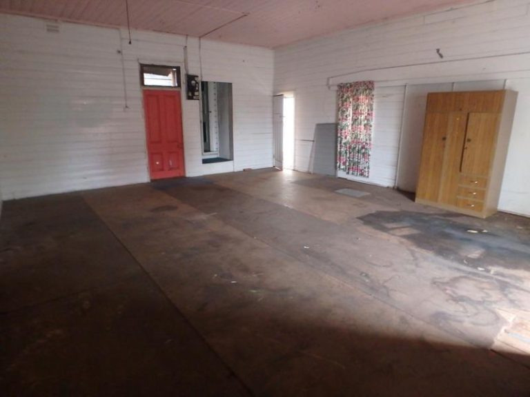 205 Hoskins Street*, Temora NSW 2666 - photo 18
