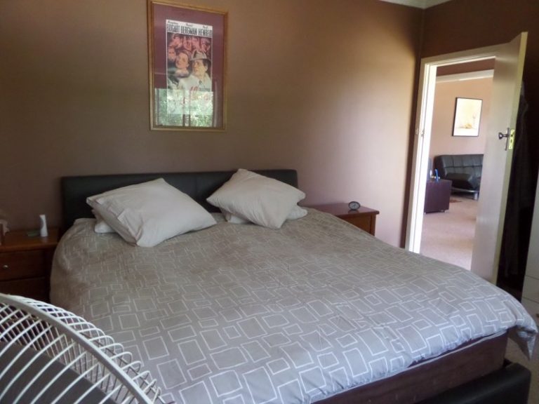 87 Twynam Street, Narrandera NSW 2700 - photo 6