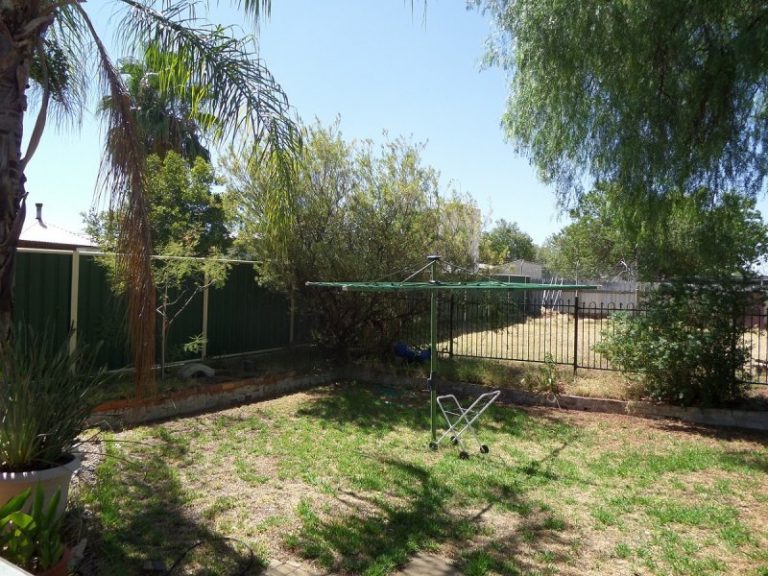 25 Chantilly Street, Narrandera NSW 2700 - photo 11