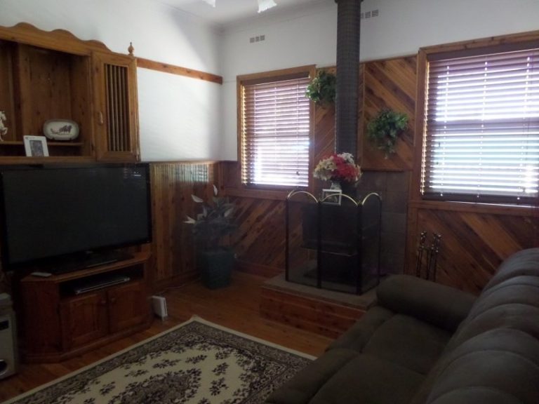 25 Chantilly Street, Narrandera NSW 2700 - photo 4