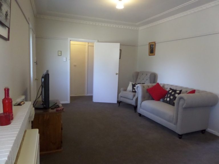 101 Bolton Street, Narrandera NSW 2700 - photo 2