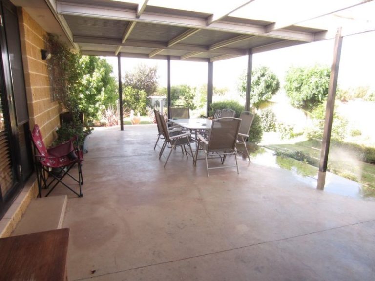 8 Kavanagh Circuit, Temora NSW 2666 - photo 18