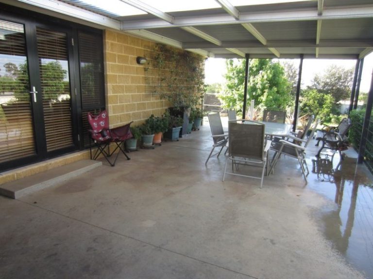 8 Kavanagh Circuit, Temora NSW 2666 - photo 20