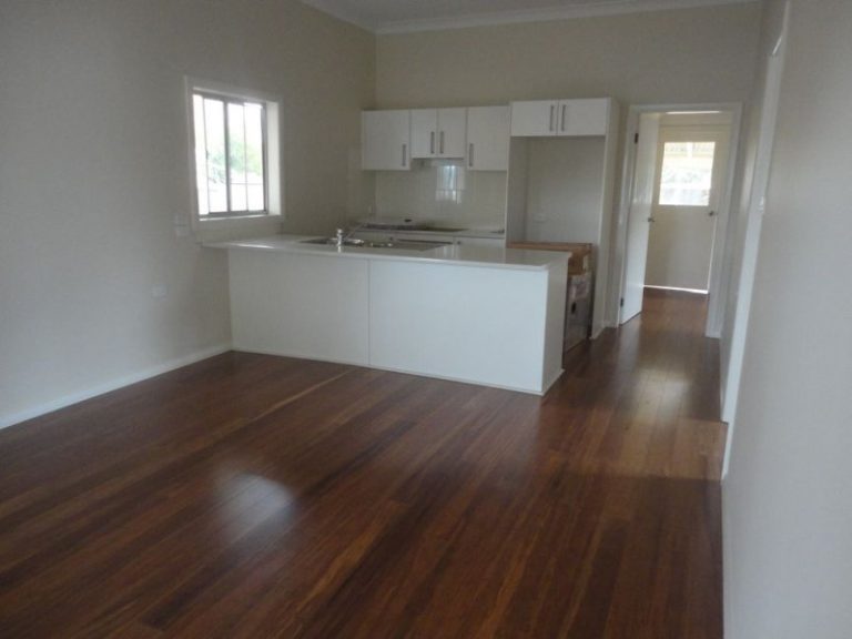 8 Cootamundra Road, Temora NSW 2666 - photo 11