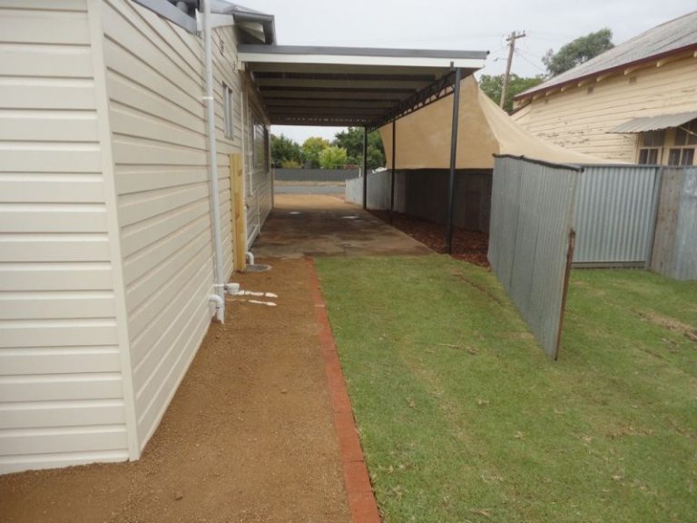 8 Cootamundra Road, Temora NSW 2666 - photo 21
