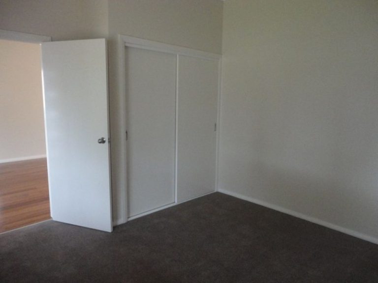 8 Cootamundra Road, Temora NSW 2666 - photo 5