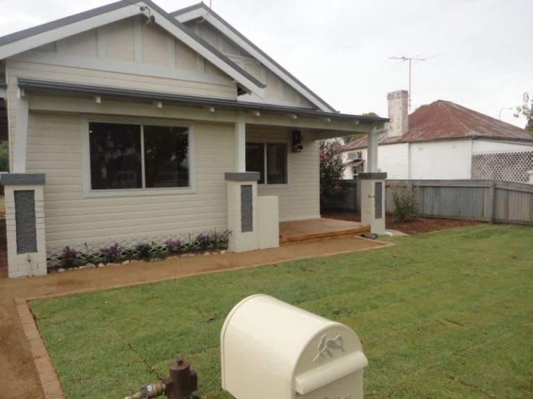 8 Cootamundra Road, Temora NSW 2666 - McGrath Riverina