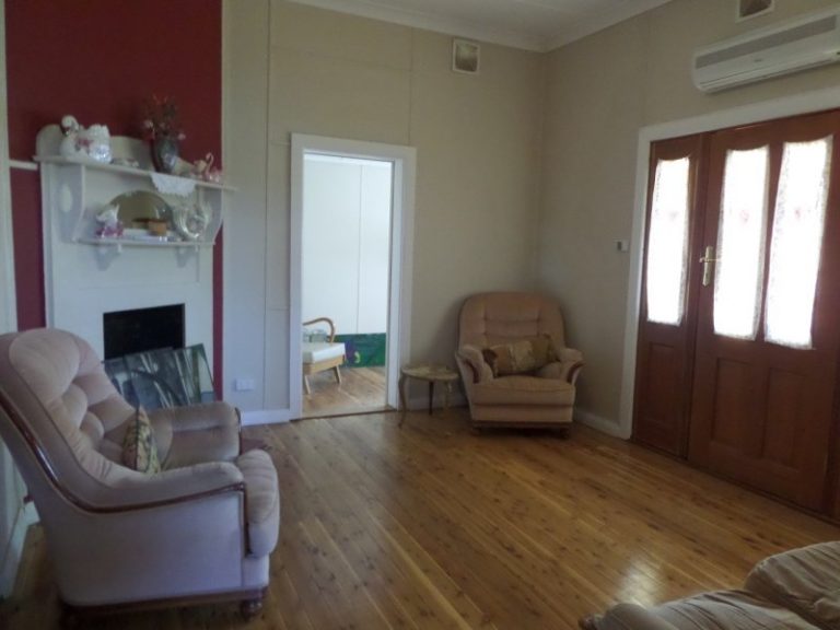 12 Willans Street, Narrandera NSW 2700 - photo 10