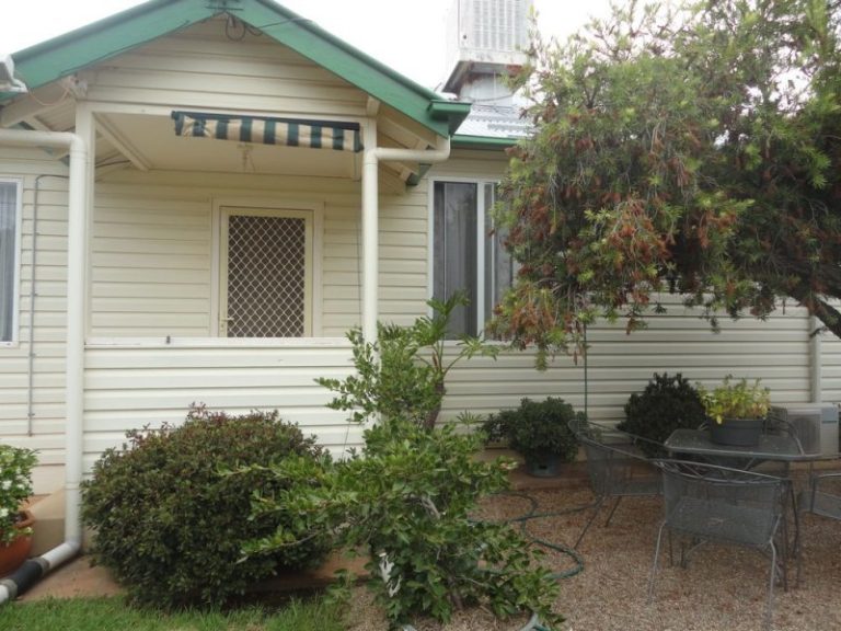 28 Cootamundra Road, Temora NSW 2666 - photo 13
