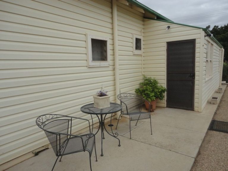 28 Cootamundra Road, Temora NSW 2666 - photo 19