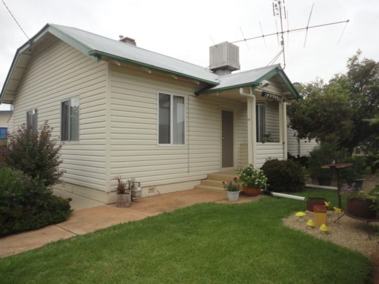 28 Cootamundra Road, Temora NSW 2666 - McGrath Riverina