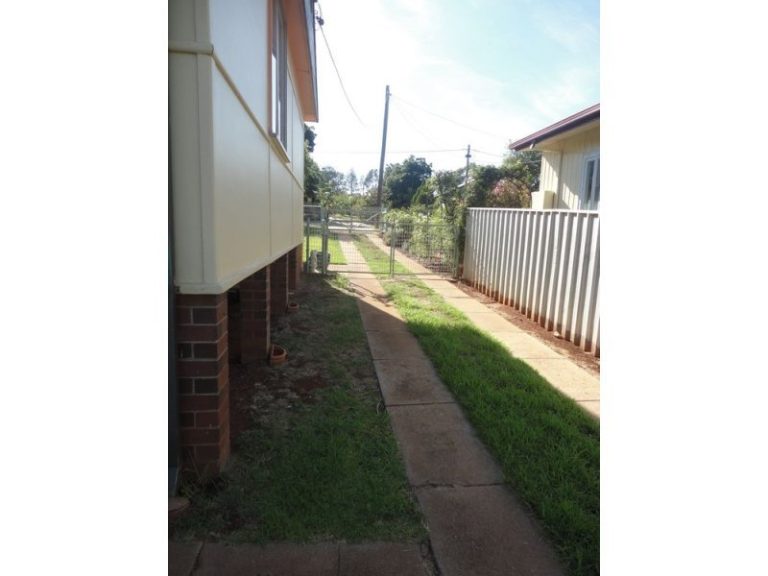 56 Jellicoe Street, Temora NSW 2666 - photo 20