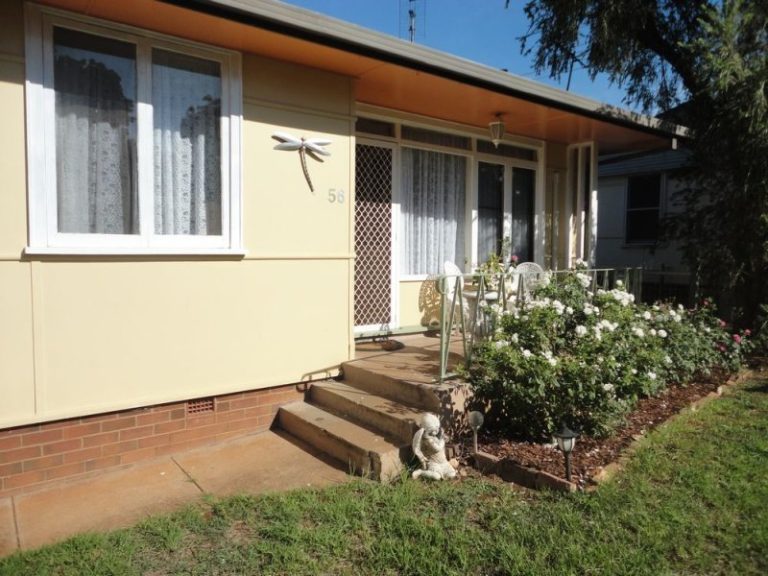 56 Jellicoe Street, Temora NSW 2666 - photo 22