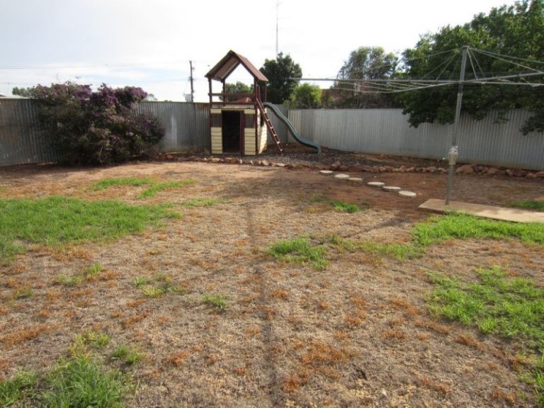 97 Byron Street, Temora NSW 2666 - photo 13
