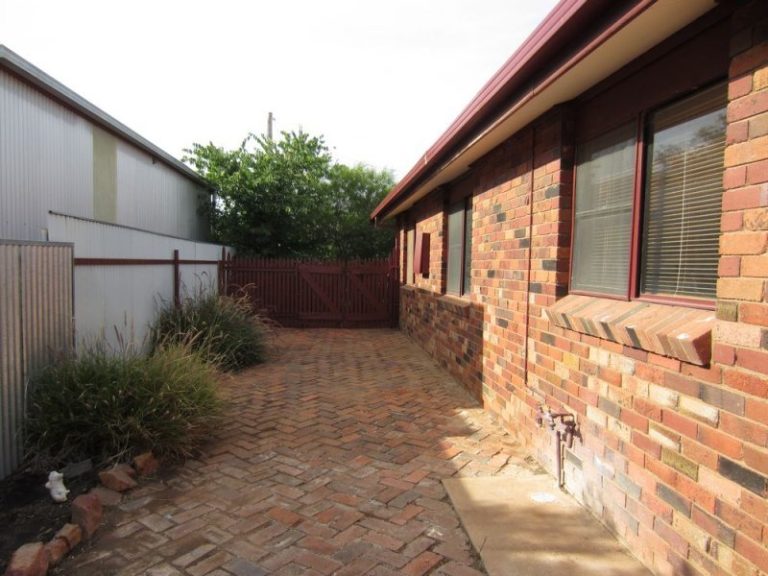 97 Byron Street, Temora NSW 2666 - photo 17