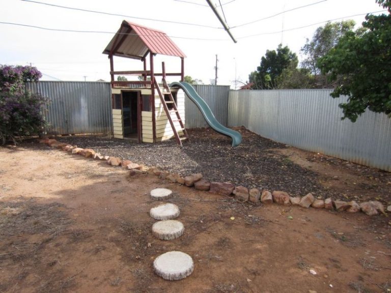 97 Byron Street, Temora NSW 2666 - photo 18