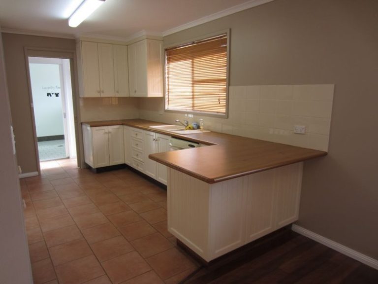 97 Byron Street, Temora NSW 2666 - photo 3