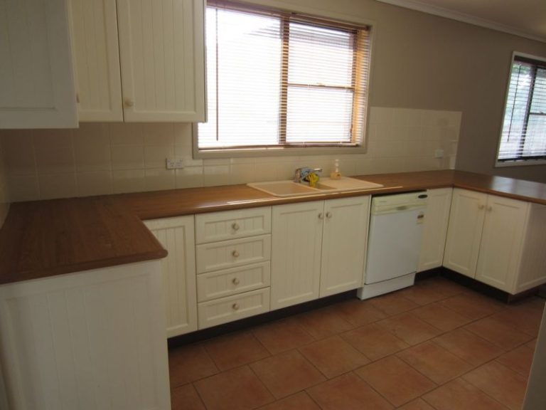 97 Byron Street, Temora NSW 2666 - photo 10